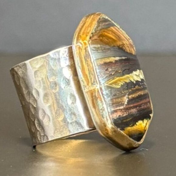 Handcrafted Tiger Iron Stone Ring With Hammered Silver Band - Picture 2 of 9